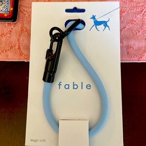 New- Fable magic link leash and collar*Bundle w Holder for $60*